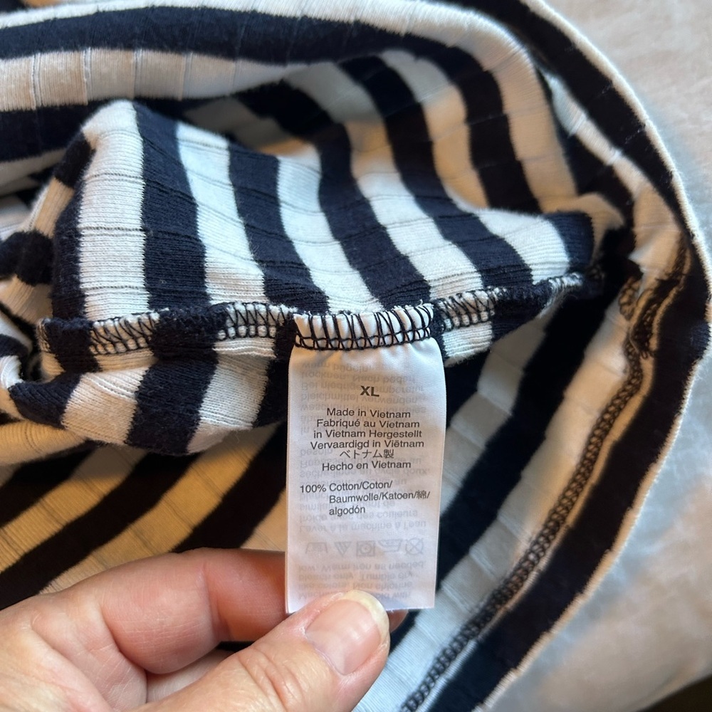 J. crew Striped Navy and White Women's Top - Picture 6 of 6